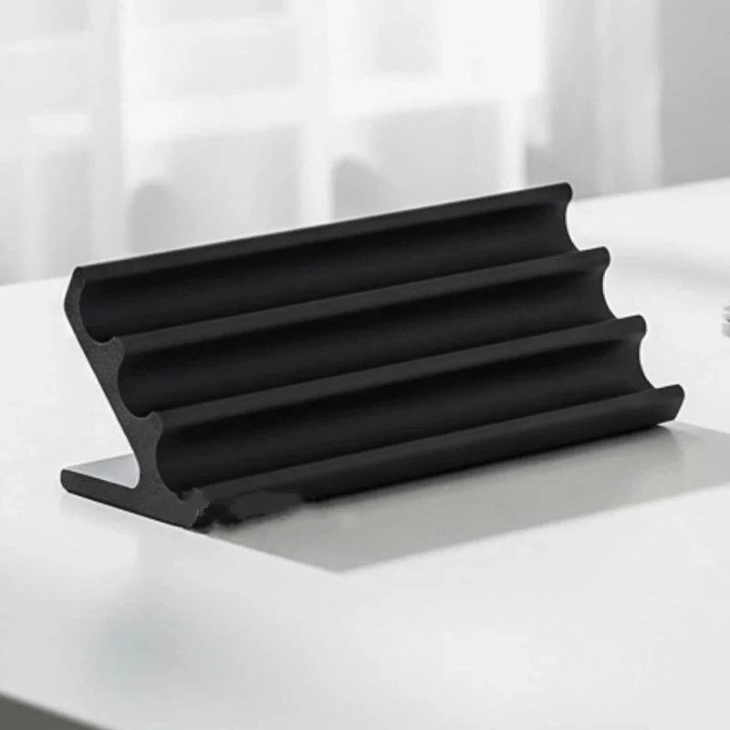 Linear Desk Organizer - 思考を整列させる軌跡